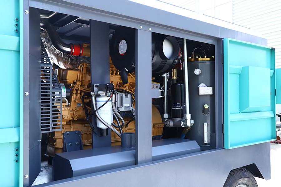 Diesel Engine Driven Portable Rotary Screw Type Air Compressor for Heavy Earth Crawling Machinery