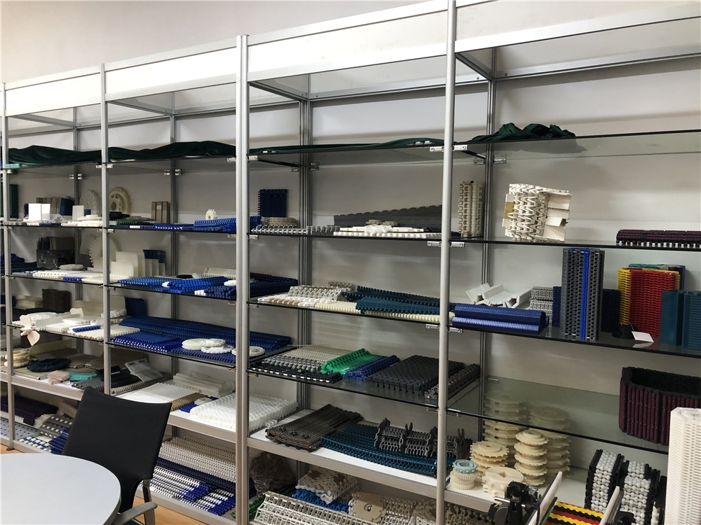 Plastic Modular Belt Turning Radius Flush Grid S2400 Pitch 25.4 PP, POM Acetal Conveyor Belt for Food Conveyor System