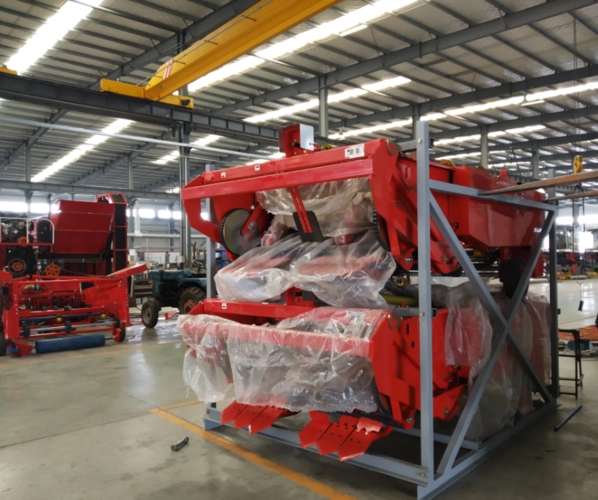 China Factory 4U-600 Potato Harvester Cost