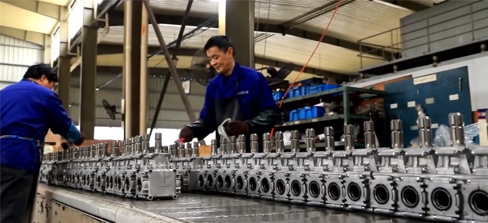 Cylindrical Bevel Gearbox JZQ/ZQ 250 Series Helical Gear Reducer Price