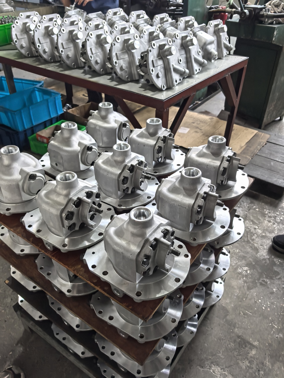 High Quality Single Acting Right Electric Hydraulic Pump Replacement of ford Tractor 5100,5000,5200,7000,7100,7200 Machine