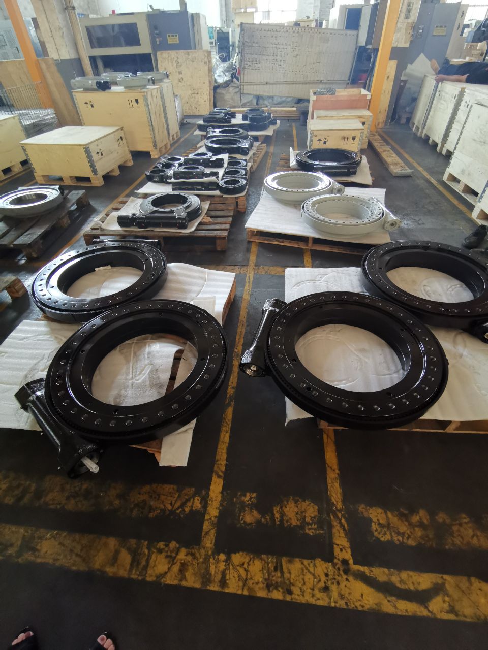 China CRBF108ATUU RU28 Cross Roller Slewing Bearing for Robot Arm High Performance