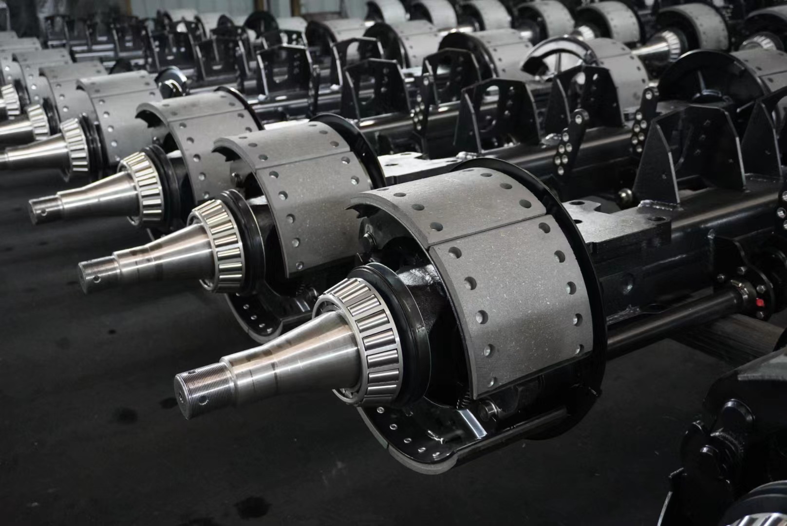 FSSA24F10-1840 FSSA24F10-2150 FSSA24F10-1888 Heavy Duty Series Trailer Axle Self-Steering Axle