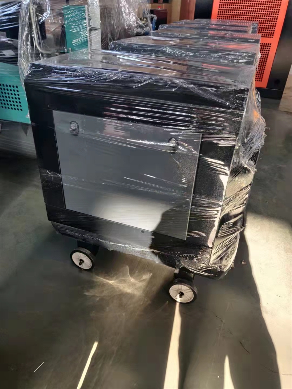 Small Quiet Single Phase 220/230/240V 8 ~10 bar 4 kW 5.5 HP 360L/min PM VSD Rotary Screw Air Compressor with Air Receiver Tank