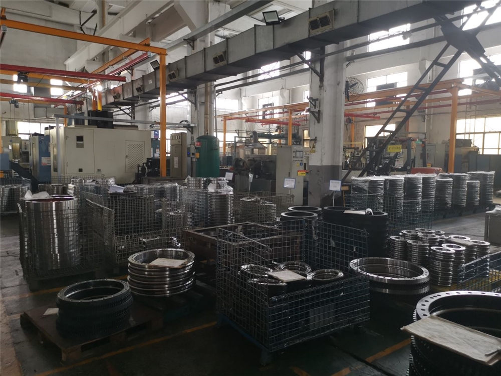 Construction Excavator Crane Roller Swing Gear Slew Drive Slewing Ring Bearing for Solar Tracker Mining Metalworking Industry